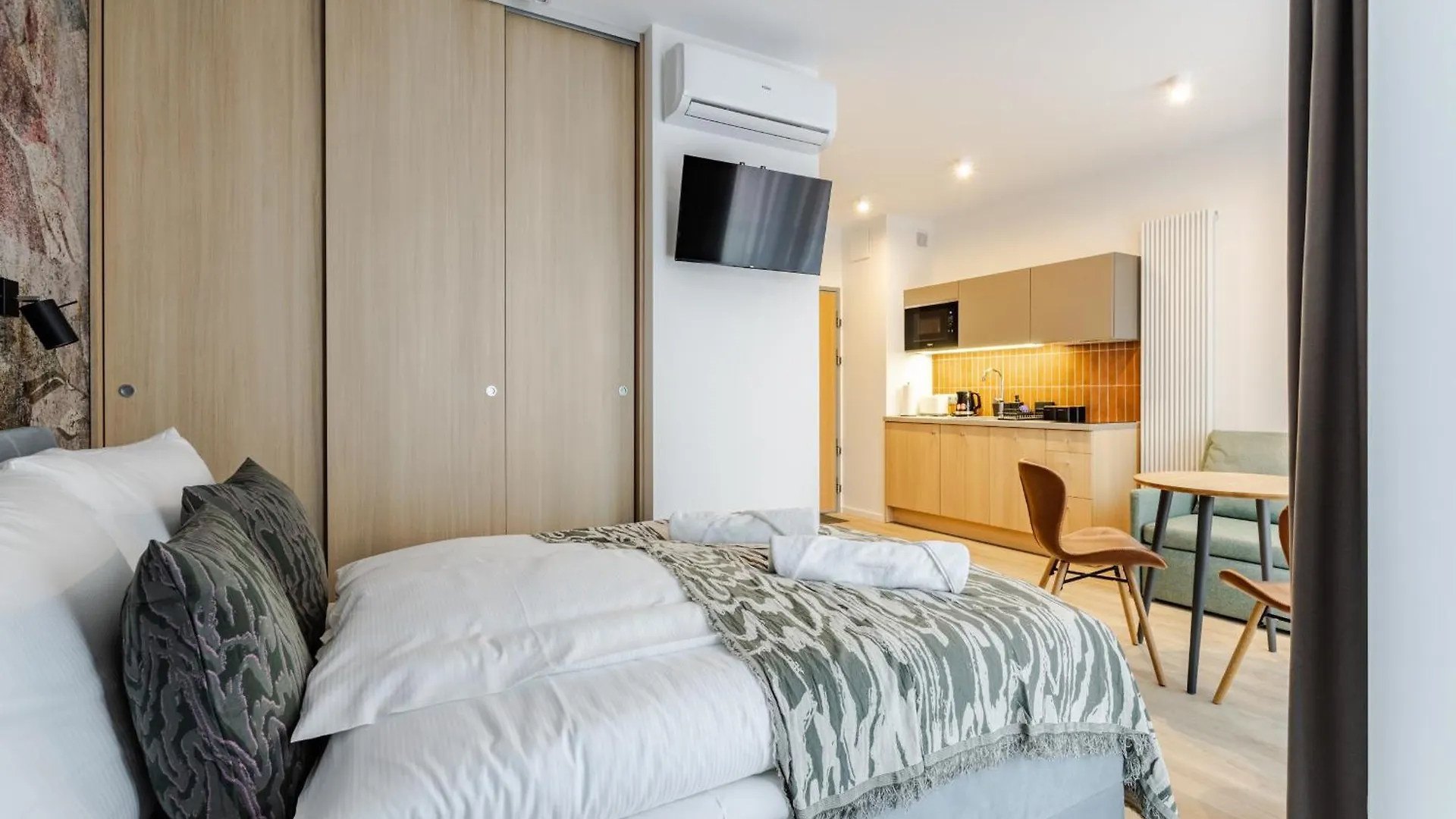 Appartamento Stylowe Studio Very Berry W Poznaniu Z Parkingiem I Balkonem By Noclegi Renters
