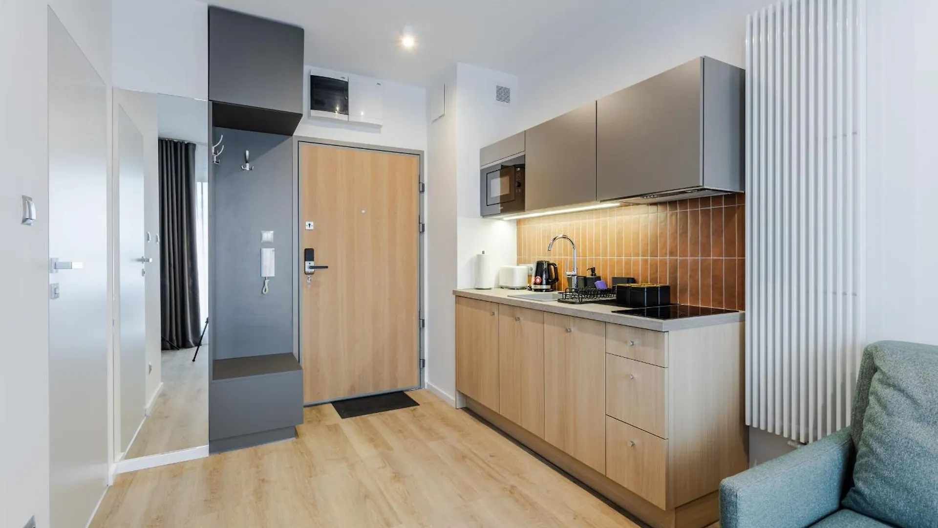 Stylowe Studio Very Berry W Poznaniu Z Parkingiem I Balkonem By Noclegi Renters 0*, Poznań