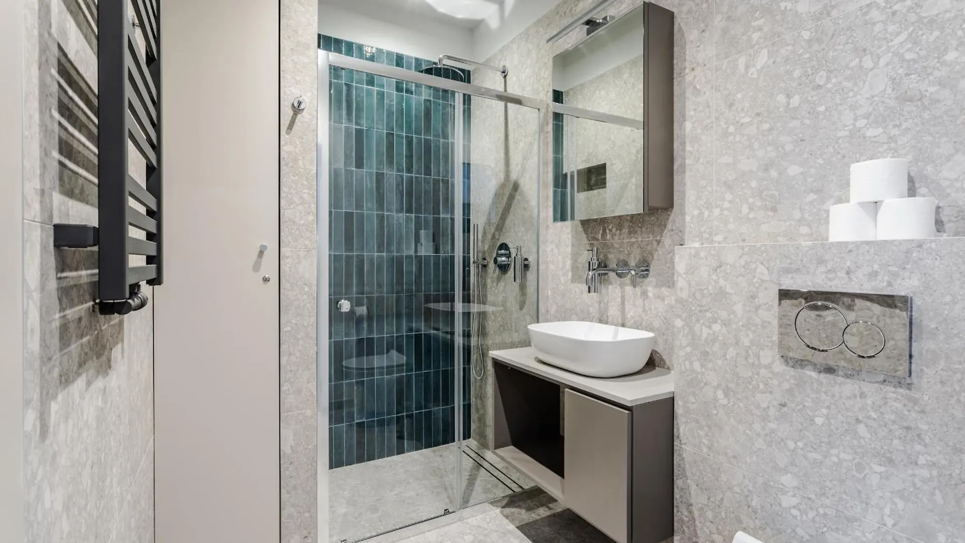 Stylowe Studio Very Berry W Poznaniu Z Parkingiem I Balkonem By Noclegi Renters